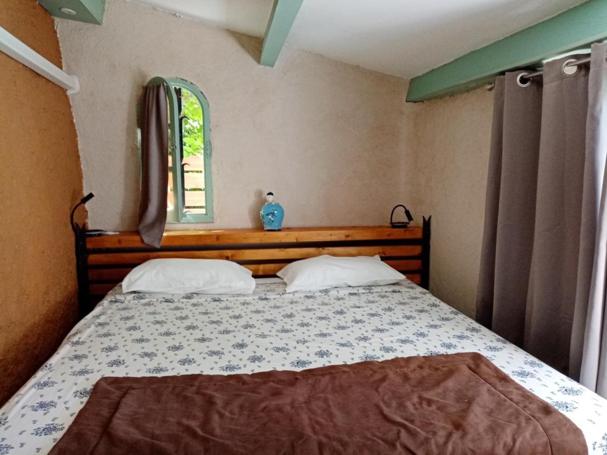 Bed and Breakfast L'Atelier Saint-Maximin  Habitación foto