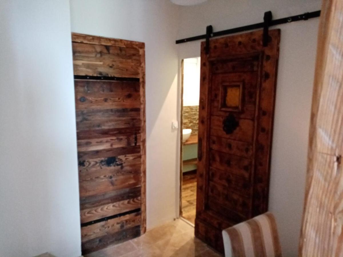 Bed and Breakfast L'Atelier Saint-Maximin  Exterior foto