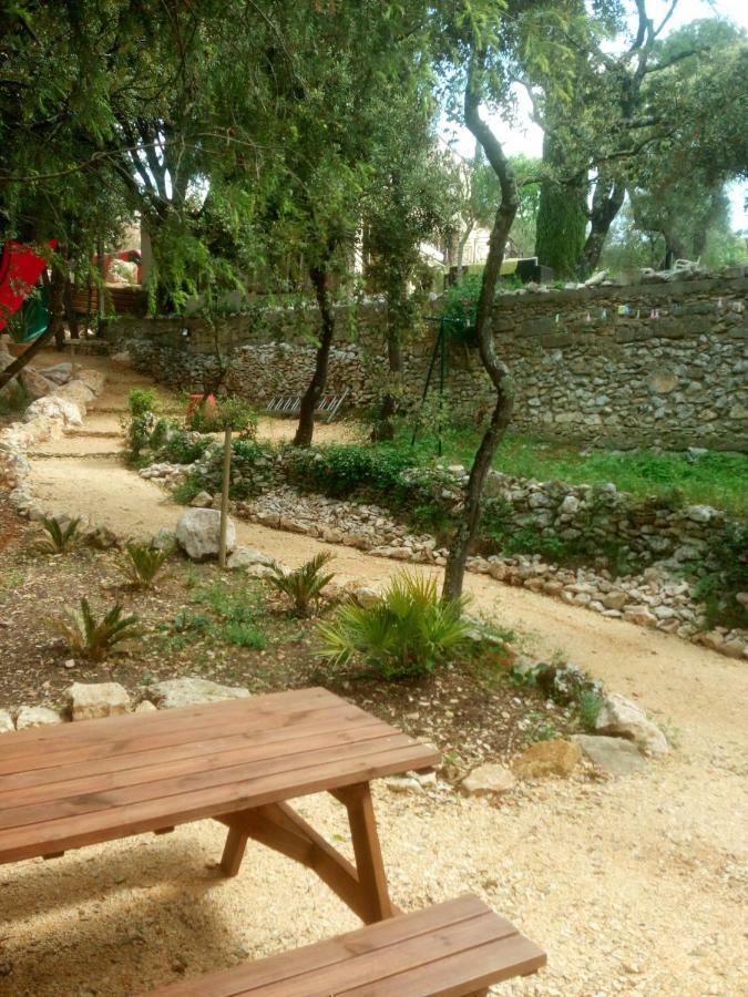Bed and Breakfast L'Atelier Saint-Maximin  Exterior foto